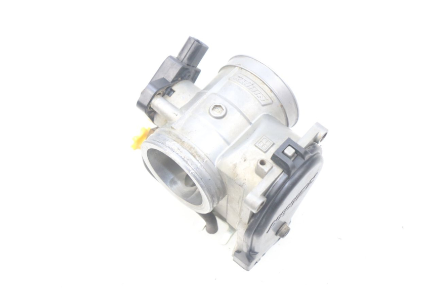 photo de WTRYSK HONDA CRF 250 (2010 - 2013) - Inny kąt widzenia