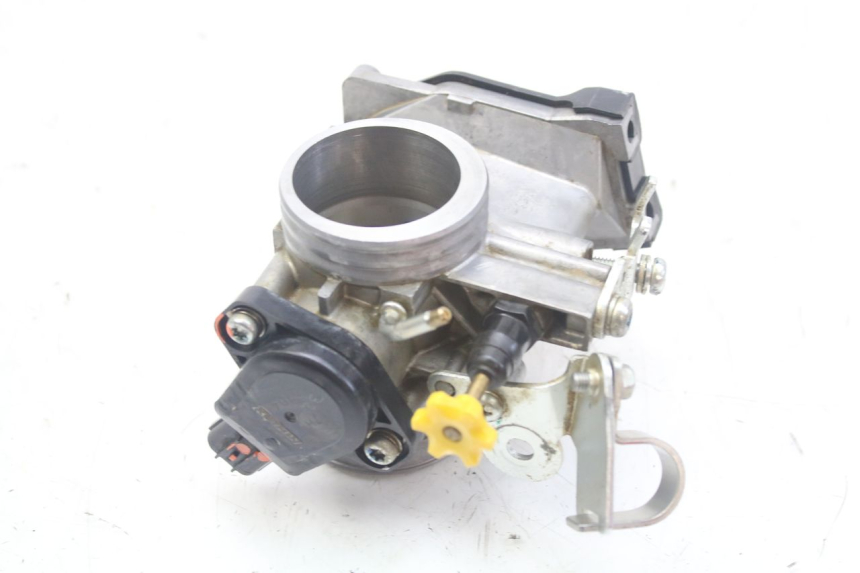 photo de WTRYSK HONDA CRF 250 (2010 - 2013) - Zbliżenie techniczne