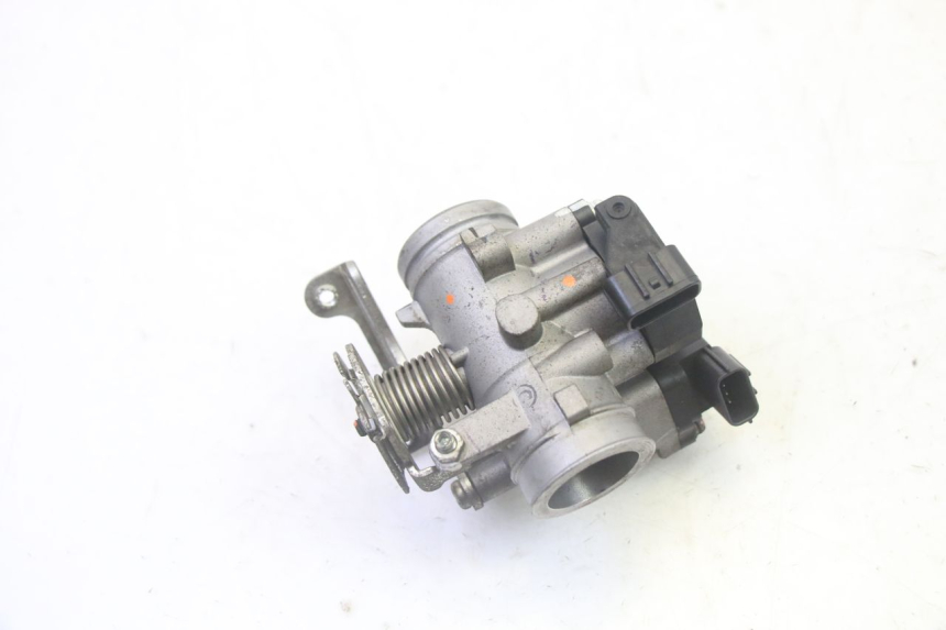 photo de WTRYSK YAMAHA CYGNUS X INJECTION 125 (2007 - 2013) - Widok ogólny