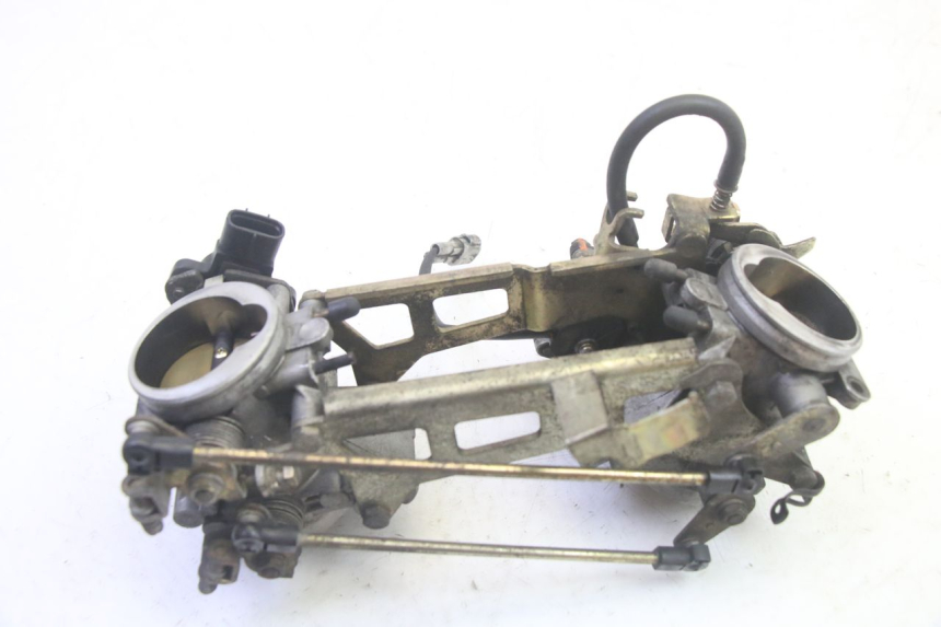 photo de WTRYSK SUZUKI DL V STROM 1000 (2002 - 2007) - Zbliżenie techniczne