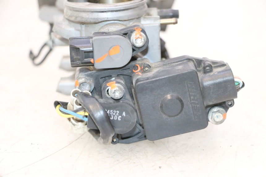 photo de WTRYSK KAWASAKI ER-6 ER6 N 650 (2005 - 2009) - Punkty mocowania