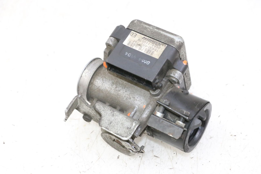 photo de WTRYSK HONDA FES S-WING SWING ABS 125 (2007 - 2015) - Szczegół części