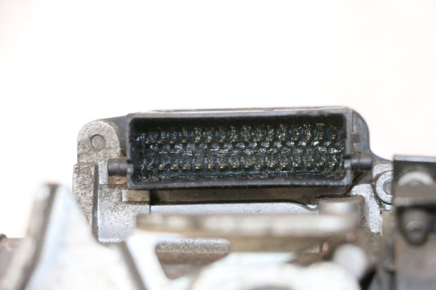 photo de WTRYSK HONDA FES S-WING SWING ABS 125 (2007 - 2015) - Widok produktu