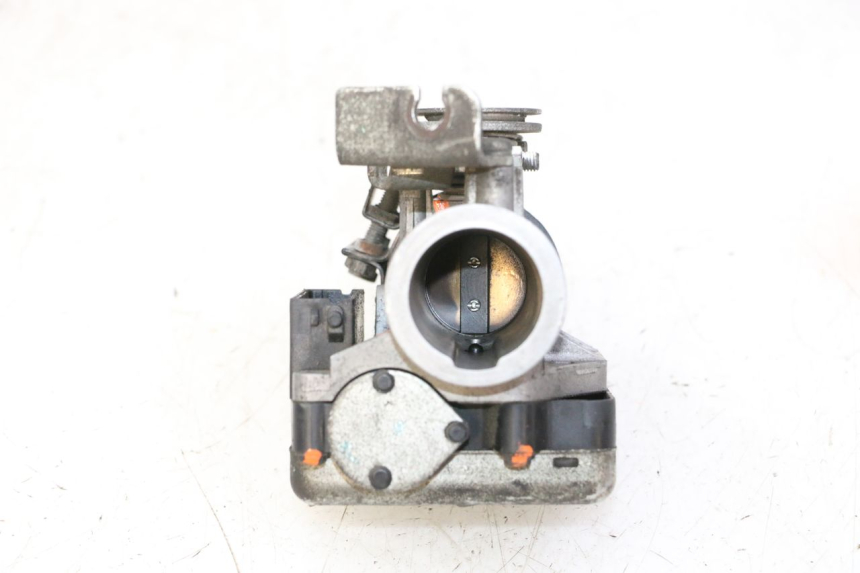 photo de WTRYSK HONDA FES S-WING SWING ABS 125 (2007 - 2015) - Inny kąt widzenia