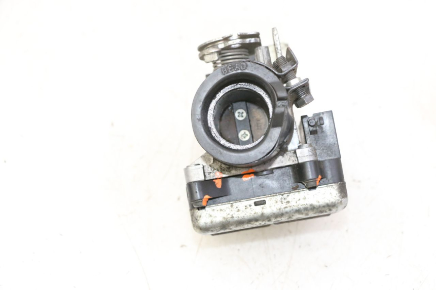 photo de WTRYSK HONDA FES S-WING SWING ABS 125 (2007 - 2015) - Zbliżenie techniczne