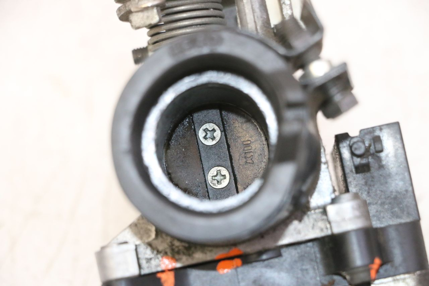 photo de WTRYSK HONDA FES S-WING SWING ABS 125 (2007 - 2015) - Widok ogólny