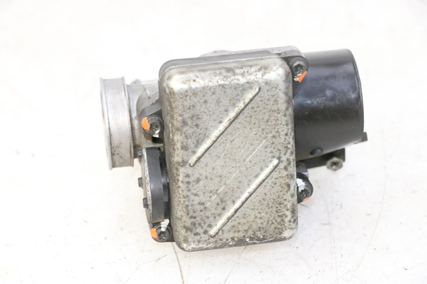 photo de WTRYSK HONDA FES S-WING SWING ABS 125 (2007 - 2015) - Stan powierzchni