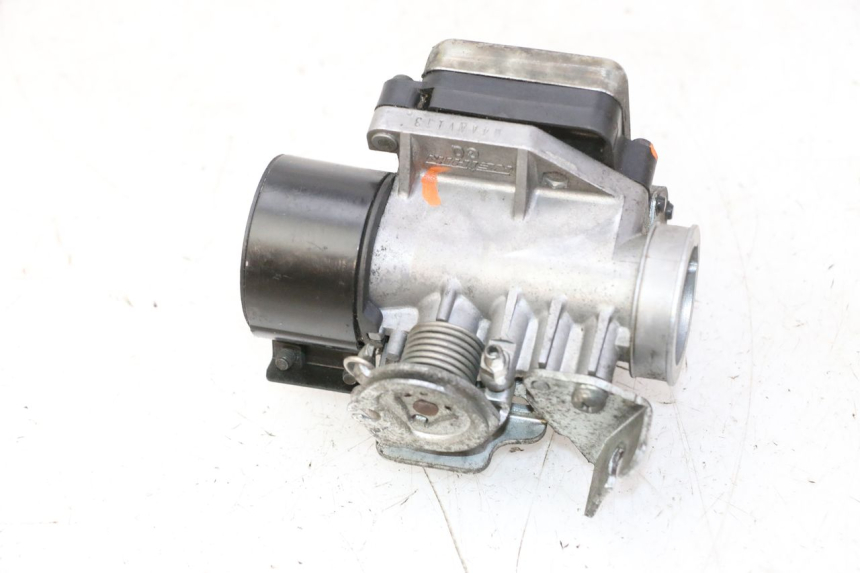 photo de WTRYSK HONDA FES S-WING SWING ABS 125 (2007 - 2015) - Oznaczenia i referencje