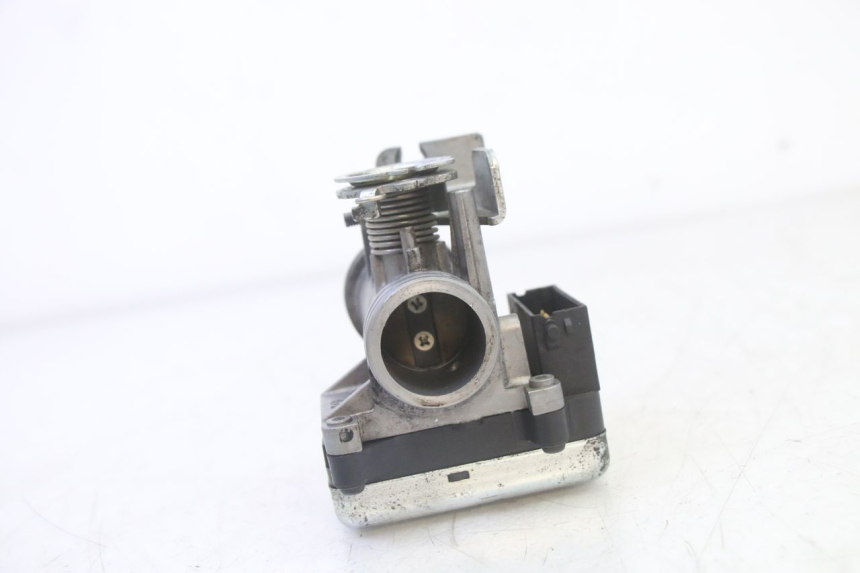 photo de WTRYSK HONDA FES S-WING SWING ABS 125 (2007 - 2015) - Szczegół części