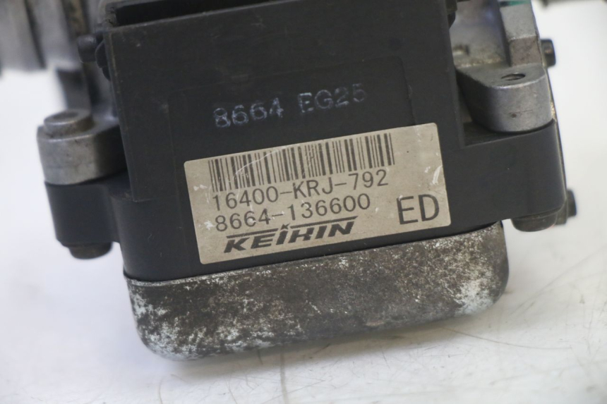 photo de WTRYSK HONDA FES S-WING SWING ABS 125 (2007 - 2015) - Inny kąt widzenia