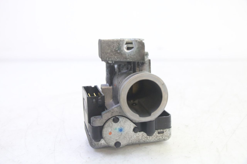 photo de WTRYSK HONDA FES S-WING SWING ABS 125 (2007 - 2015) - Szczegół części