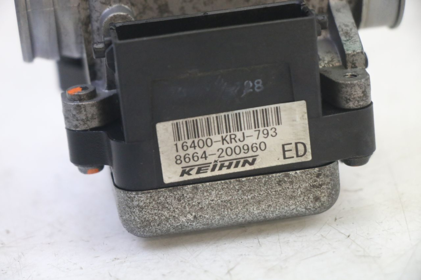 photo de WTRYSK HONDA FES S-WING SWING ABS 125 (2007 - 2015) - Inny kąt widzenia