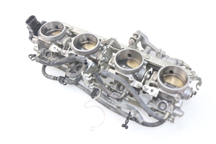 photo de WTRYSK YAMAHA FJR ABS 1300 (2006 - 2012) - Zbliżenie techniczne