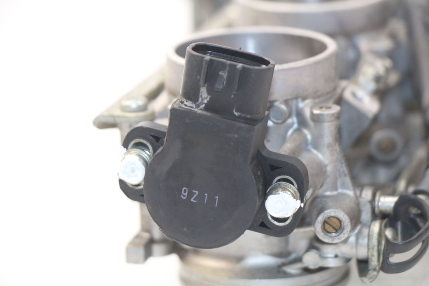 photo de WTRYSK YAMAHA FJR ABS 1300 (2006 - 2012) - Widok ogólny