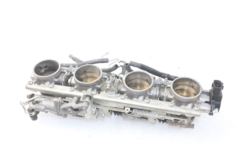 photo de WTRYSK YAMAHA FJR ABS 1300 (2006 - 2012) - Stan powierzchni