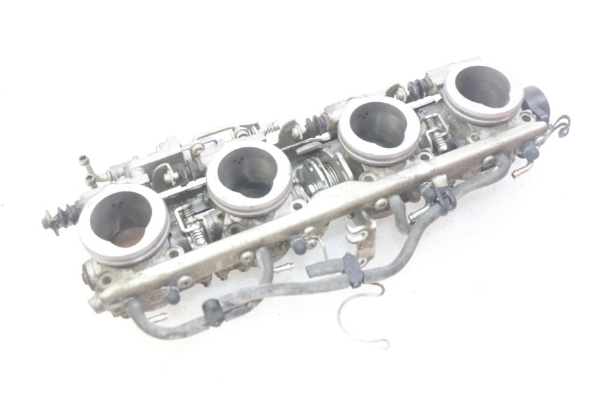 photo de WTRYSK YAMAHA FJR ABS 1300 (2006 - 2012) - Inny kąt widzenia