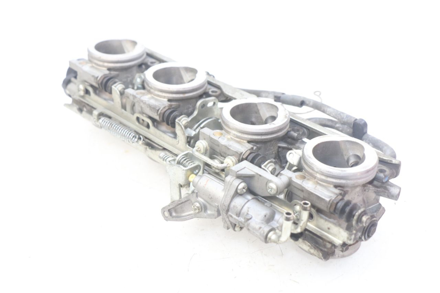 photo de WTRYSK YAMAHA FJR ABS 1300 (2006 - 2012) - Zbliżenie techniczne