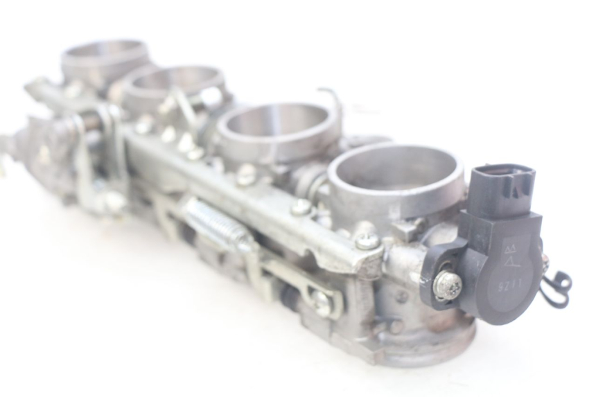 photo de WTRYSK YAMAHA FJR ABS 1300 (2006 - 2012) - Punkty mocowania