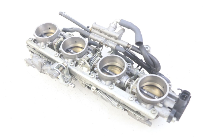 photo de WTRYSK YAMAHA FJR ABS 1300 (2006 - 2012) - Widok główny