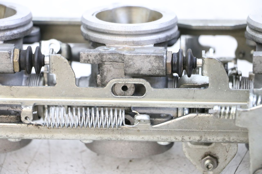 photo de WTRYSK YAMAHA FJR ABS 1300 (2006 - 2012) - Szczegół części