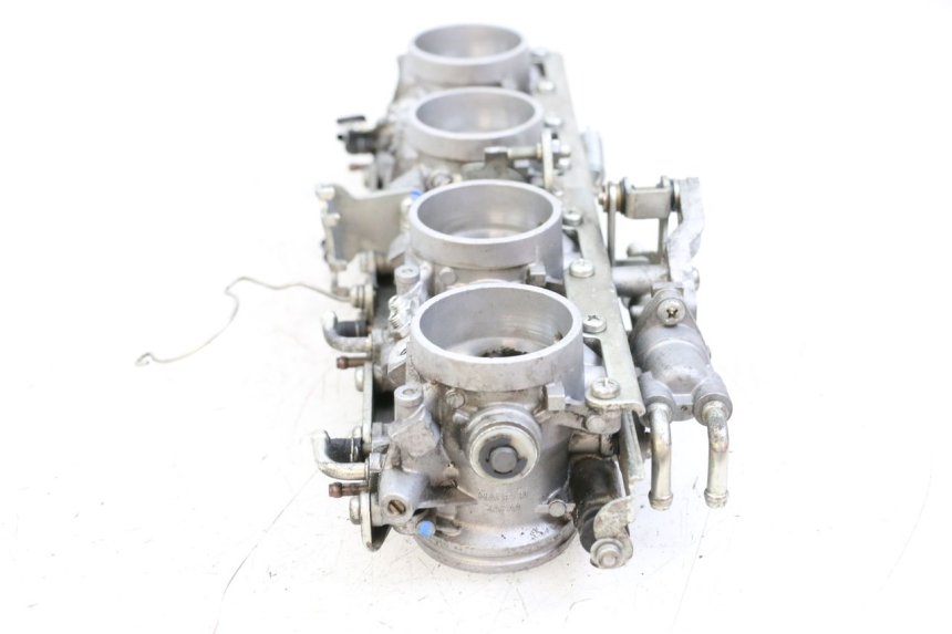 photo de WTRYSK YAMAHA FJR ABS 1300 (2006 - 2012) - Inny kąt widzenia