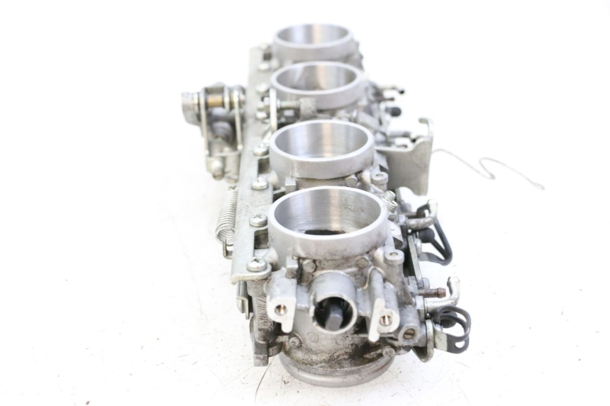 photo de WTRYSK YAMAHA FJR ABS 1300 (2006 - 2012) - Zbliżenie techniczne