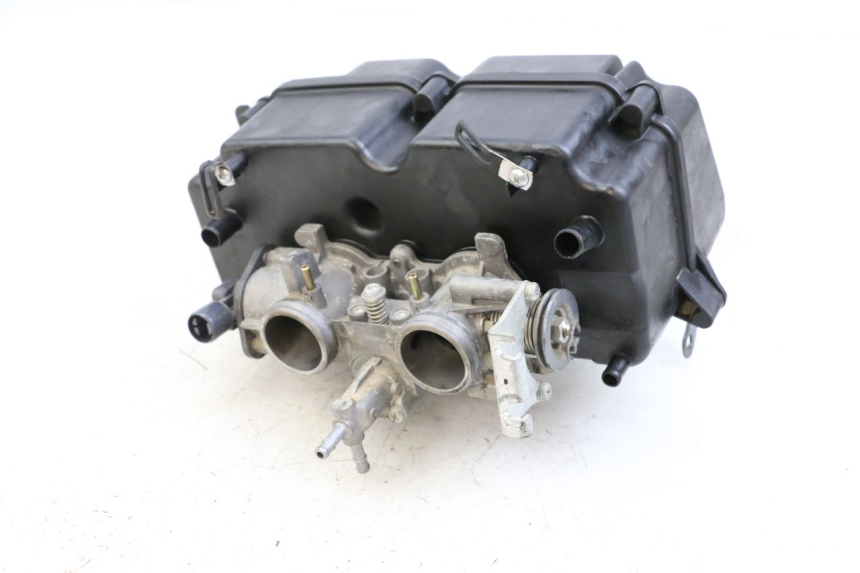 photo de WTRYSK HONDA FJS SILVER WING SILVERWING 400 (2005 - 2008) - Zbliżenie techniczne