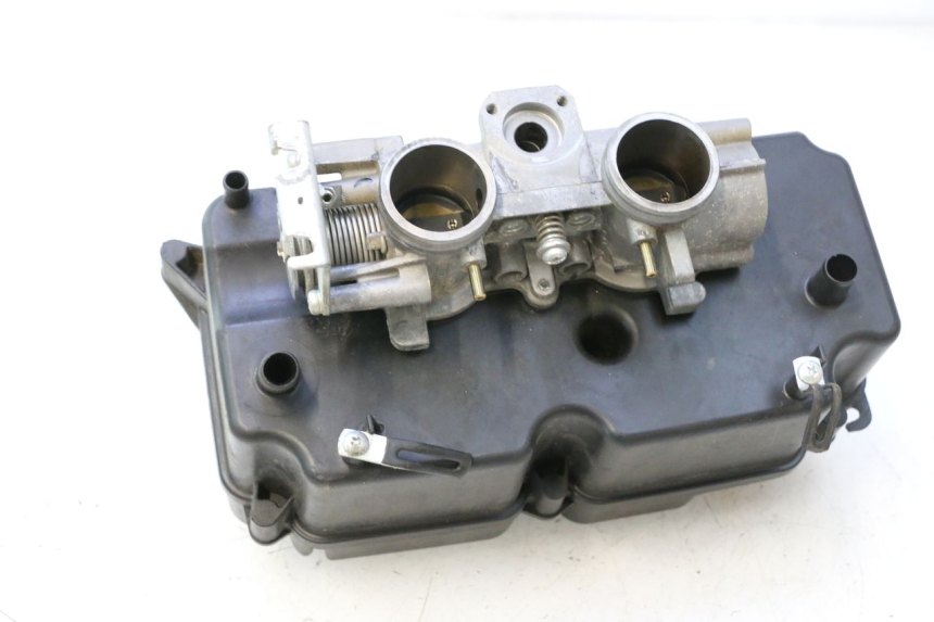 photo de WTRYSK HONDA FJS SILVER WING SILVERWING 400 (2005 - 2008) - Inny kąt widzenia