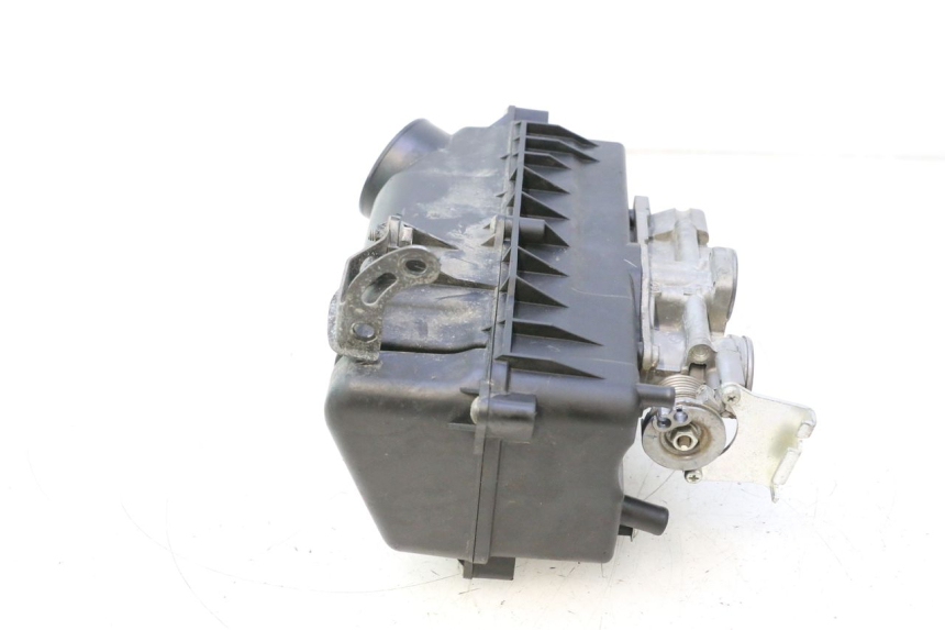 photo de WTRYSK HONDA FJS SILVER WING SILVERWING 400 (2005 - 2008) - Zbliżenie techniczne