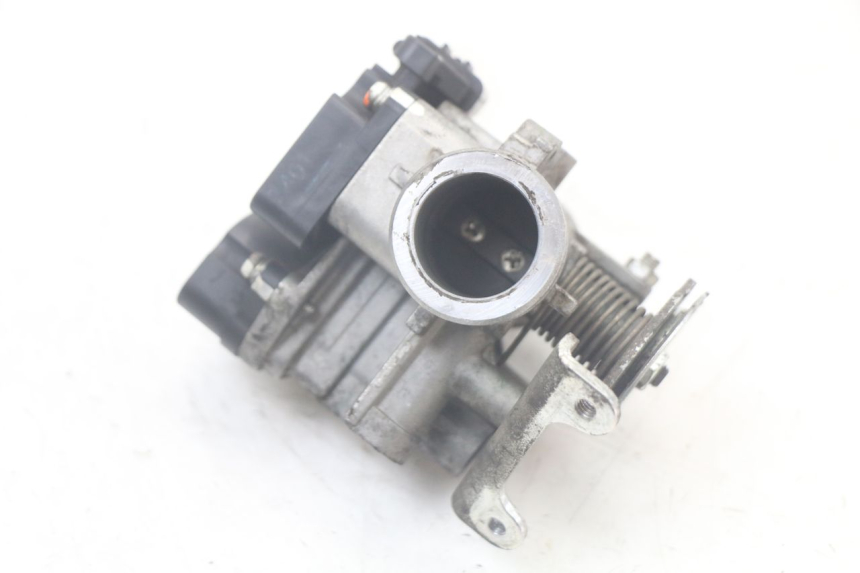 photo de WTRYSK MBK FLAME X 125 (2004 - 2007) - Inny kąt widzenia