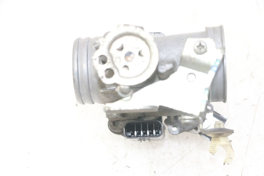 photo de WTRYSK HONDA FORZA ABS 300 (2013 - 2017) - Zbliżenie techniczne