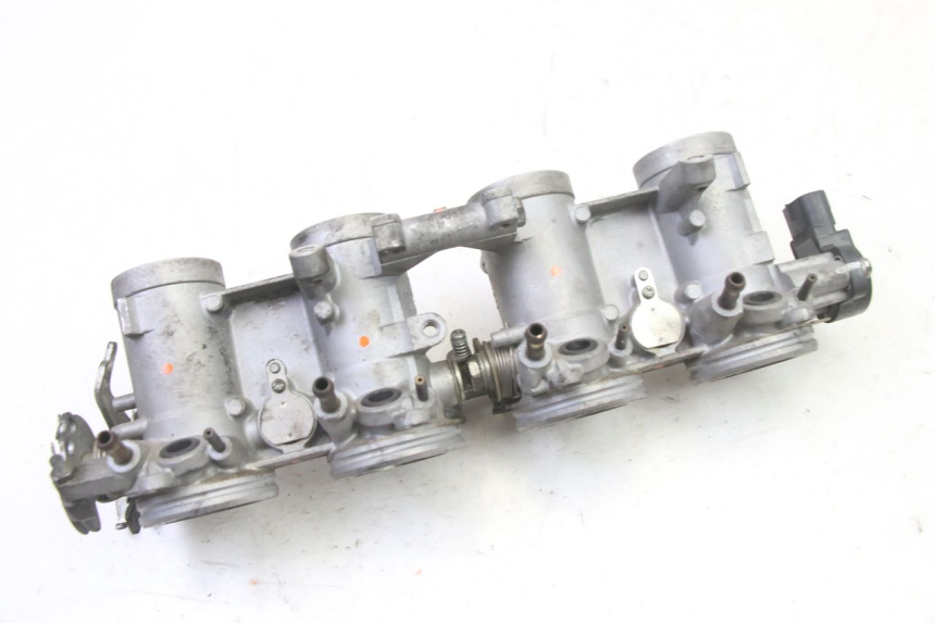 photo de WTRYSK YAMAHA FZ6 FAZER S2 600 (2007 - 2011) - Część sprawdzona