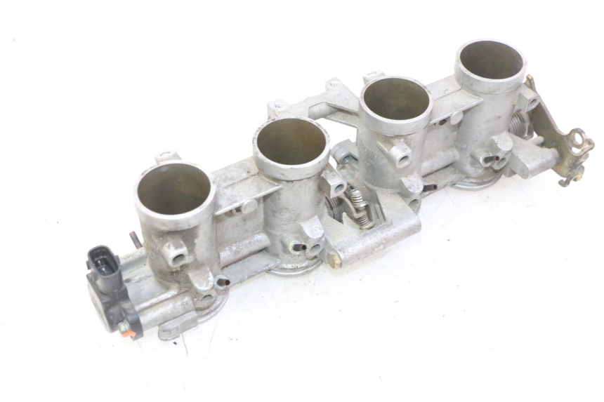 photo de WTRYSK YAMAHA FZ6 N FAZER 600 (2004 - 2006) - Inny kąt widzenia