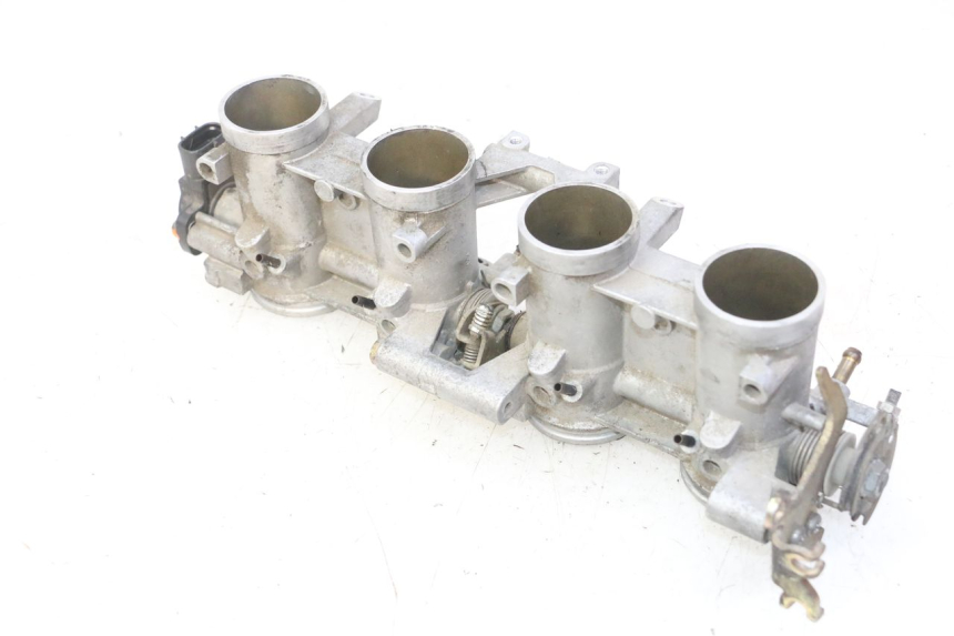 photo de WTRYSK YAMAHA FZ6 N FAZER 600 (2004 - 2006) - Stan powierzchni