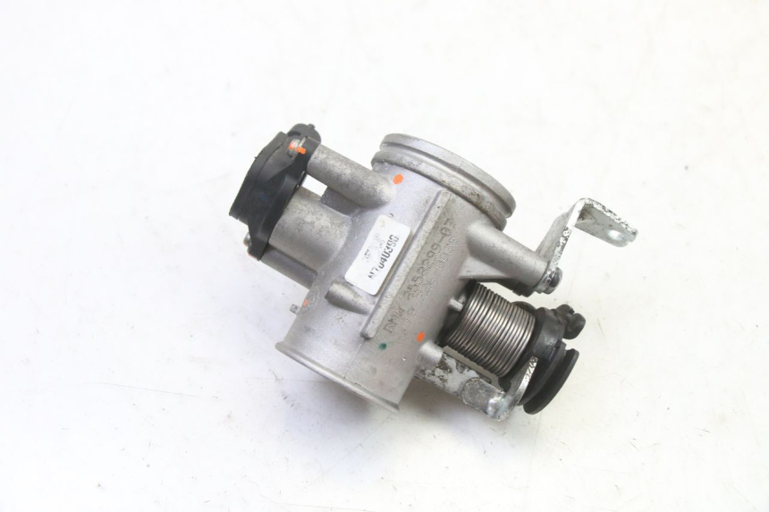 photo de WTRYSK BMW G310 R 310 (2016 - 2020) - Zoom stanu zużycia