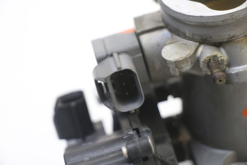 photo de WTRYSK SUZUKI GSR 750 (2011 - 2017) - Widok ogólny