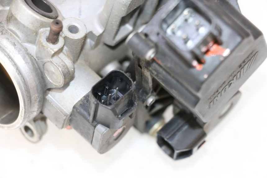 photo de WTRYSK SUZUKI GSR 600 (2005 - 2012) - Widok produktu