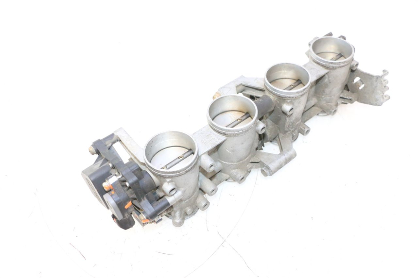 photo de WTRYSK SUZUKI GSR 600 (2005 - 2012) - Zbliżenie techniczne