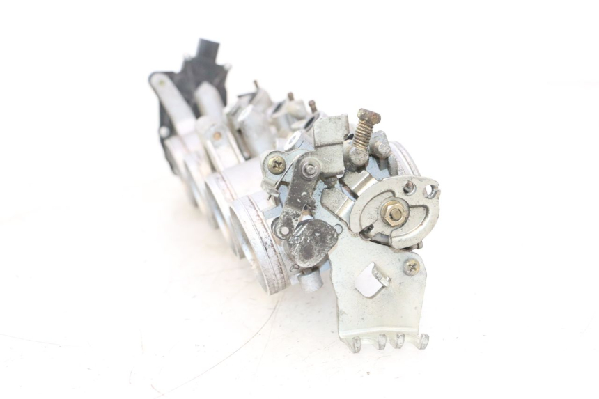 photo de WTRYSK SUZUKI GSR 600 (2005 - 2012) - Widok ogólny