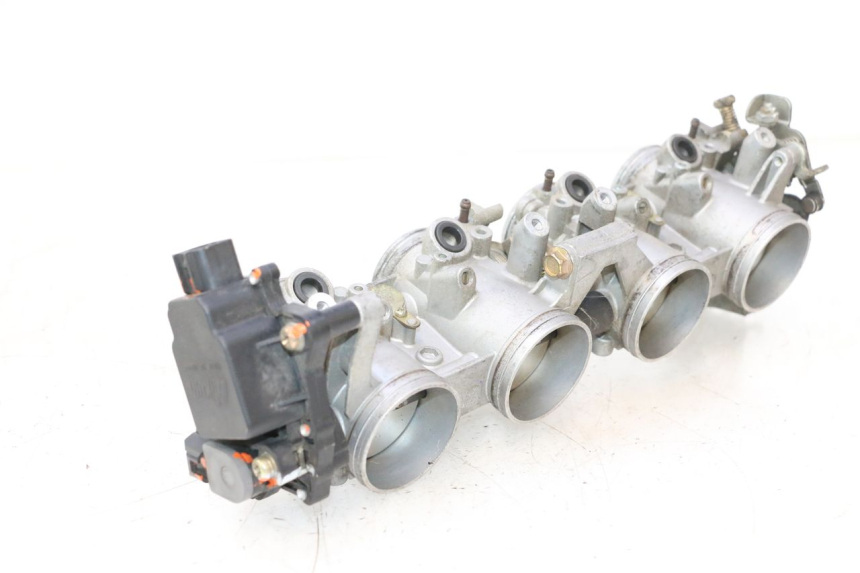 photo de WTRYSK SUZUKI GSR 600 (2005 - 2012) - Oznaczenia i referencje