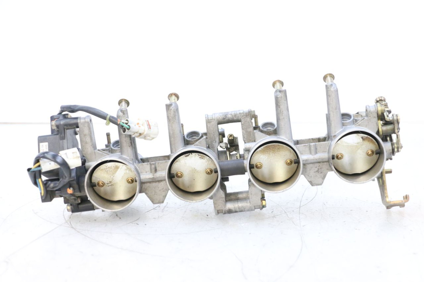 photo de WTRYSK SUZUKI GSXR GSX-R 1000 (2003 - 2004) - Struktura - zbliżenie