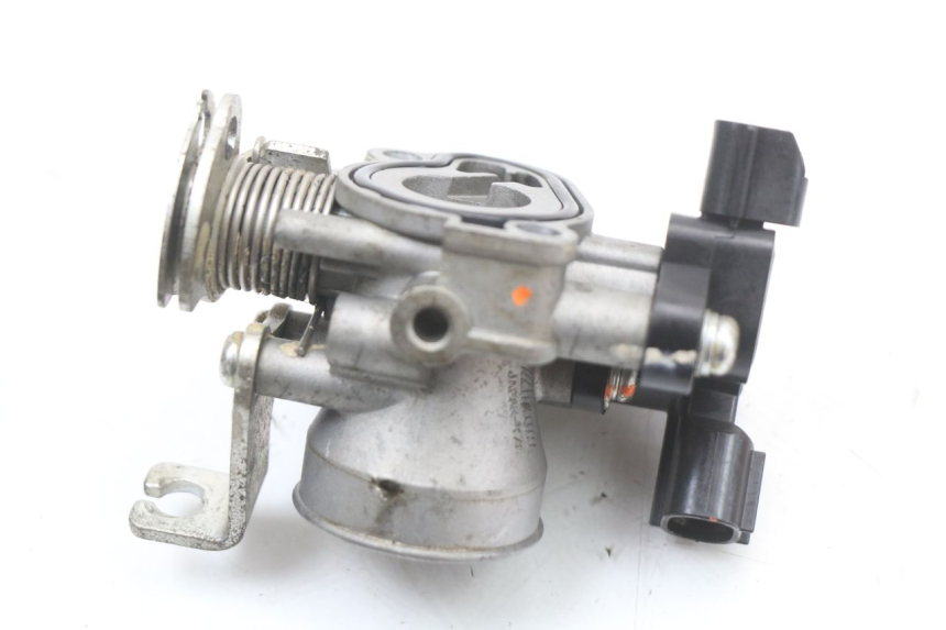 photo de WTRYSK PEUGEOT KISBEE 4T 50 (2018 - 2022) - Inny kąt widzenia