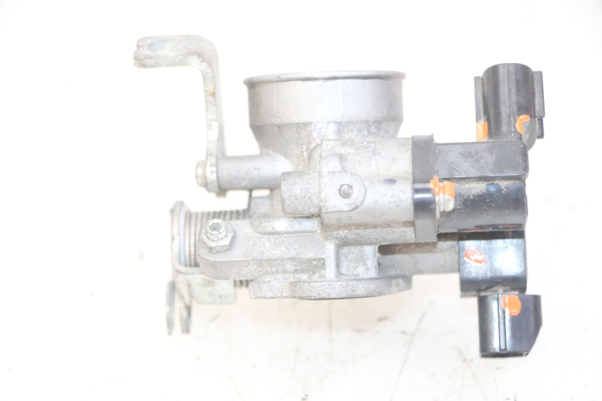 photo de WTRYSK PEUGEOT KISBEE 4T 50 (2018 - 2022) - Zbliżenie techniczne