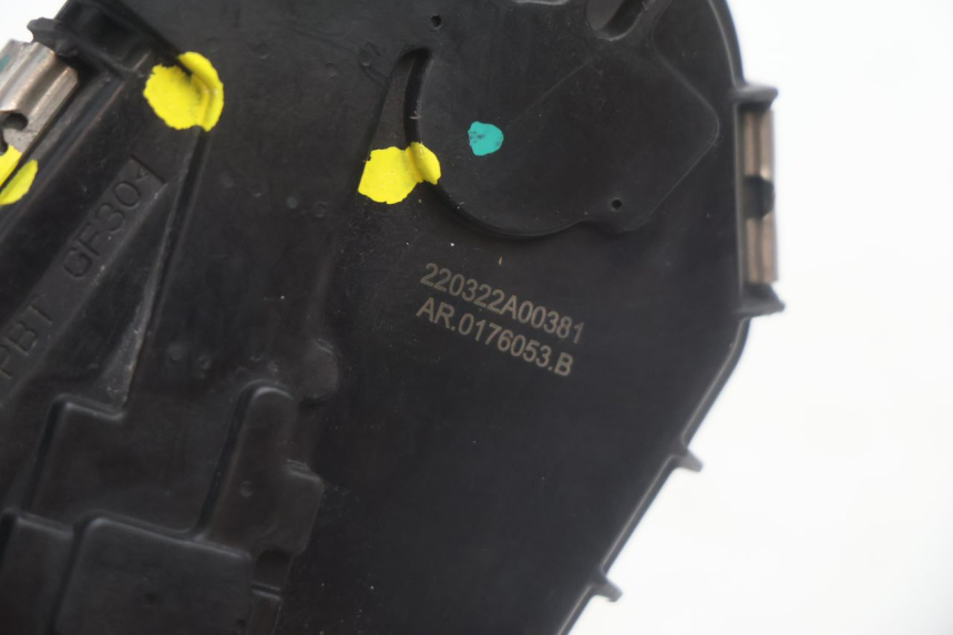 photo de WTRYSK PIAGGIO MP3 HPE 530 (2022 - 2026) - Stan powierzchni