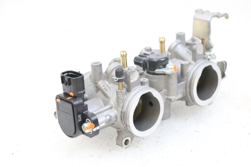 photo de WTRYSK YAMAHA MT-07 MT07 ABS 700 (2018 - 2020) - Szczegół części