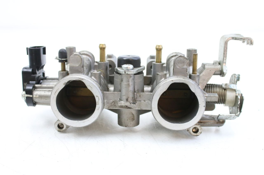 photo de WTRYSK YAMAHA MT-07 MT07 700 (2018 - 2020) - Inny kąt widzenia