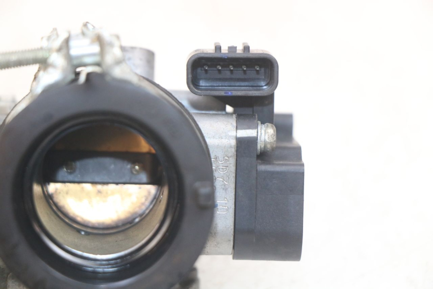 photo de WTRYSK YAMAHA MT ABS 125 (2014 - 2018) - Zoom stanu zużycia