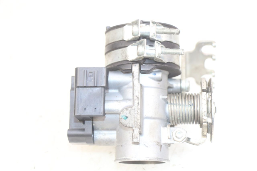 photo de WTRYSK YAMAHA MT ABS 125 (2014 - 2018) - Zbliżenie techniczne