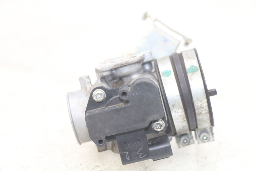 photo de WTRYSK YAMAHA MT ABS 125 (2014 - 2018) - Stan powierzchni