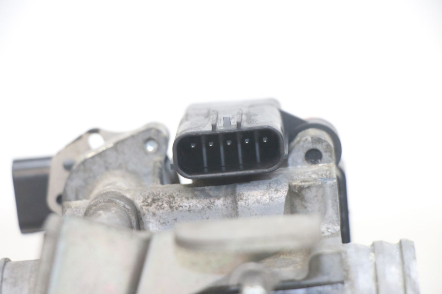 photo de WTRYSK HONDA PCX (JF28) 125 (2009 - 2011) - Inny kąt widzenia